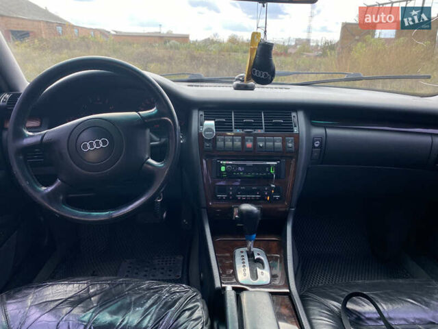 Синий Ауди А8, объемом двигателя 2.8 л и пробегом 401 тыс. км за 4000 $, фото 11 на Automoto.ua