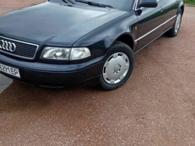 Синий Ауди А8, объемом двигателя 3.7 л и пробегом 367 тыс. км за 4299 $, фото 4 на Automoto.ua