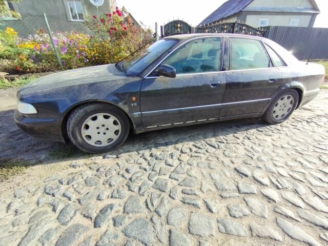 Синий Ауди А8, объемом двигателя 3 л и пробегом 240 тыс. км за 2500 $, фото 3 на Automoto.ua