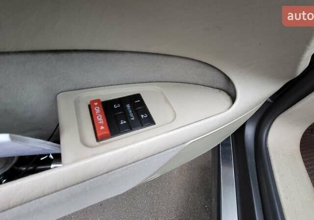 Синий Ауди А8, объемом двигателя 4.2 л и пробегом 232 тыс. км за 6100 $, фото 3 на Automoto.ua