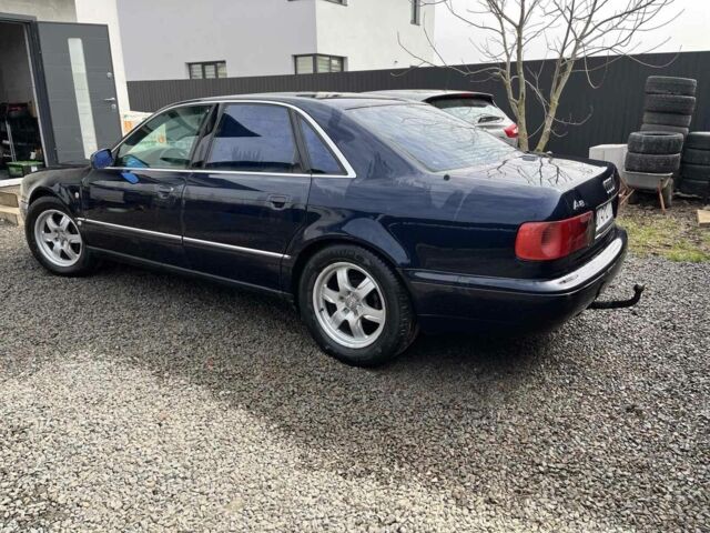 Синий Ауди А8, объемом двигателя 2.5 л и пробегом 300 тыс. км за 3500 $, фото 2 на Automoto.ua