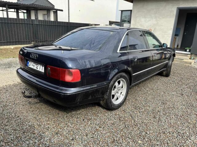 Синий Ауди А8, объемом двигателя 2.5 л и пробегом 300 тыс. км за 3500 $, фото 1 на Automoto.ua