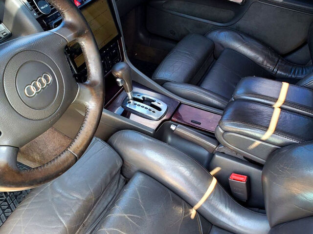 Синий Ауди А8, объемом двигателя 4.2 л и пробегом 338 тыс. км за 7750 $, фото 7 на Automoto.ua