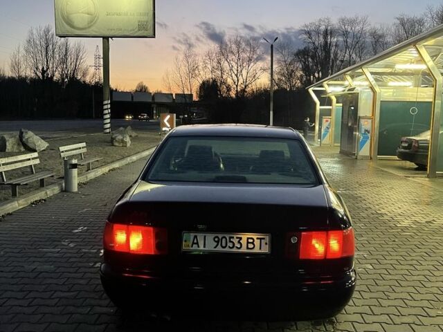 Синий Ауди А8, объемом двигателя 3.7 л и пробегом 320 тыс. км за 2100 $, фото 7 на Automoto.ua