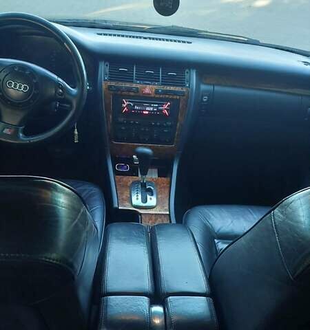 Синий Ауди А8, объемом двигателя 2.5 л и пробегом 550 тыс. км за 4800 $, фото 6 на Automoto.ua