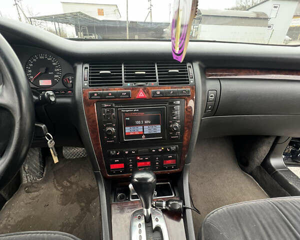 Синій Ауді A8, об'ємом двигуна 2.5 л та пробігом 328 тис. км за 3100 $, фото 12 на Automoto.ua