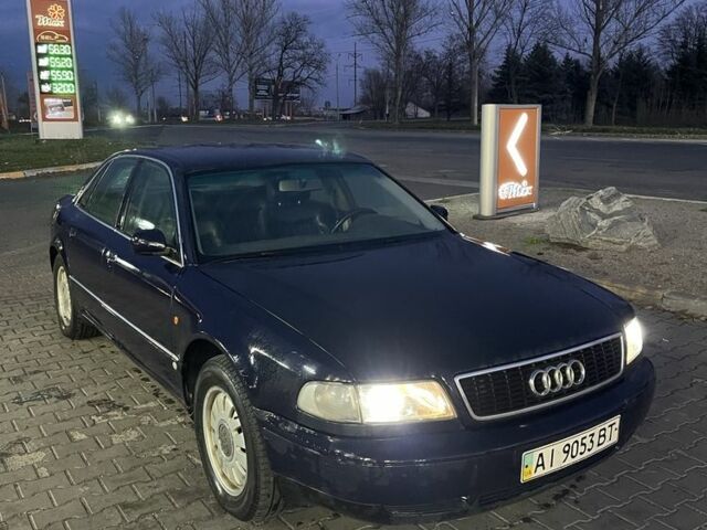 Синий Ауди А8, объемом двигателя 3.7 л и пробегом 320 тыс. км за 2100 $, фото 5 на Automoto.ua