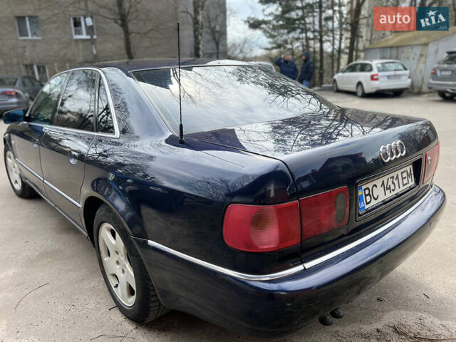 Синий Ауди А8, объемом двигателя 2.5 л и пробегом 387 тыс. км за 4900 $, фото 5 на Automoto.ua
