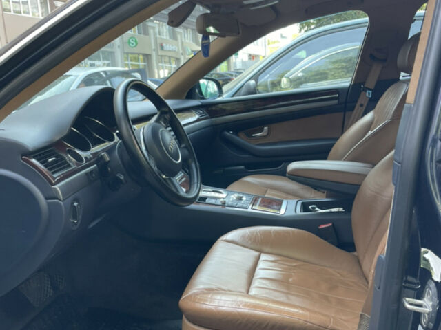 Синій Ауді A8, об'ємом двигуна 3 л та пробігом 275 тис. км за 4499 $, фото 5 на Automoto.ua