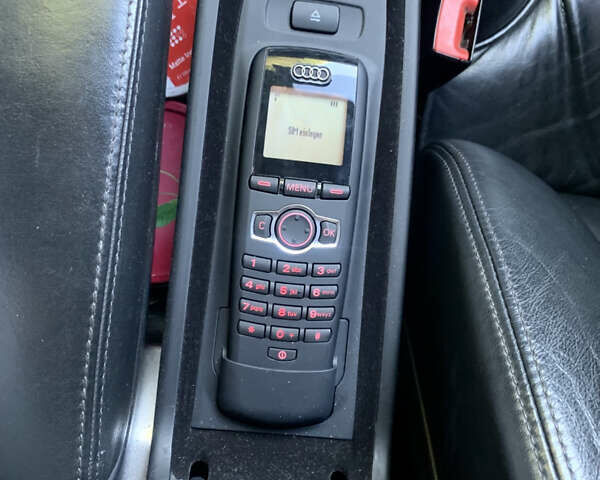 Синий Ауди А8, объемом двигателя 4.2 л и пробегом 366 тыс. км за 7800 $, фото 25 на Automoto.ua