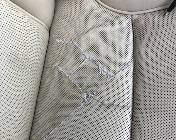 Синий Ауди А8, объемом двигателя 4 л и пробегом 450 тыс. км за 7500 $, фото 20 на Automoto.ua