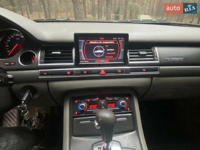 Синій Ауді A8, об'ємом двигуна 3 л та пробігом 328 тис. км за 9000 $, фото 11 на Automoto.ua