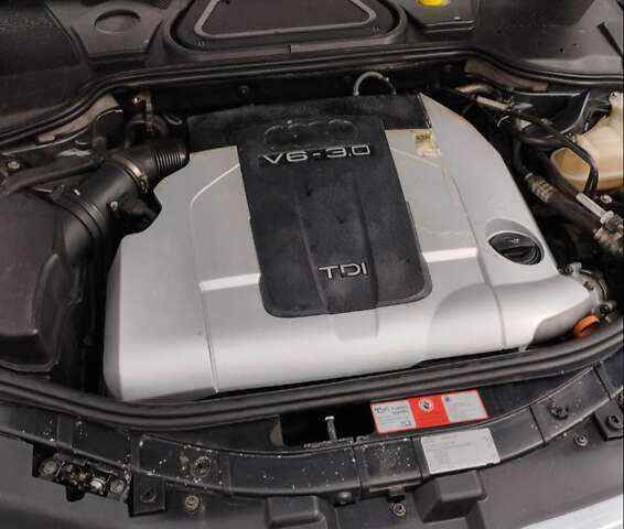 Синий Ауди А8, объемом двигателя 3 л и пробегом 370 тыс. км за 7300 $, фото 15 на Automoto.ua