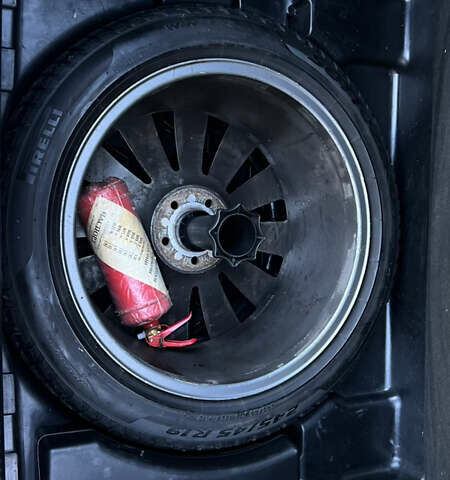 Синий Ауди А8, объемом двигателя 4 л и пробегом 261 тыс. км за 7300 $, фото 5 на Automoto.ua