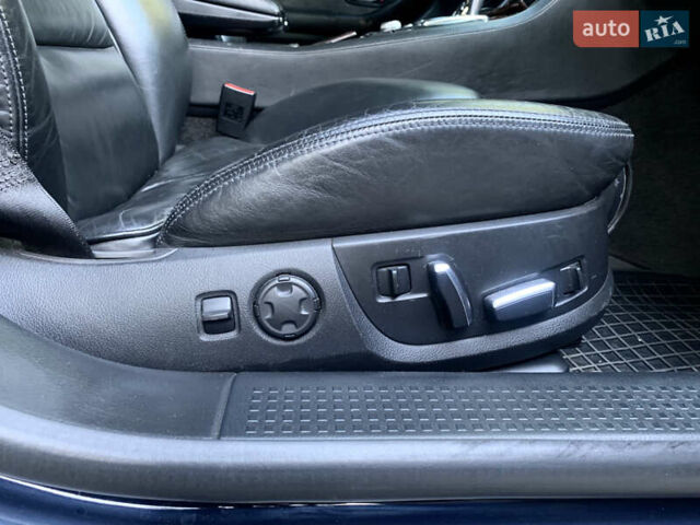 Синий Ауди А8, объемом двигателя 4.2 л и пробегом 366 тыс. км за 7800 $, фото 44 на Automoto.ua