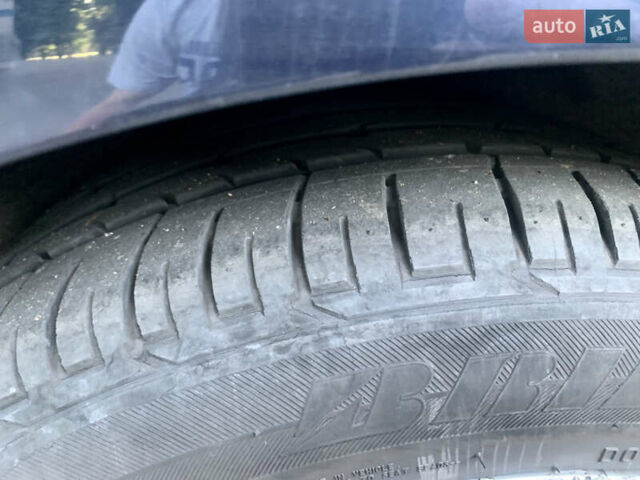 Синий Ауди А8, объемом двигателя 4.2 л и пробегом 366 тыс. км за 8000 $, фото 13 на Automoto.ua