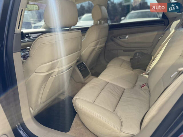 Синий Ауди А8, объемом двигателя 4 л и пробегом 450 тыс. км за 7500 $, фото 33 на Automoto.ua