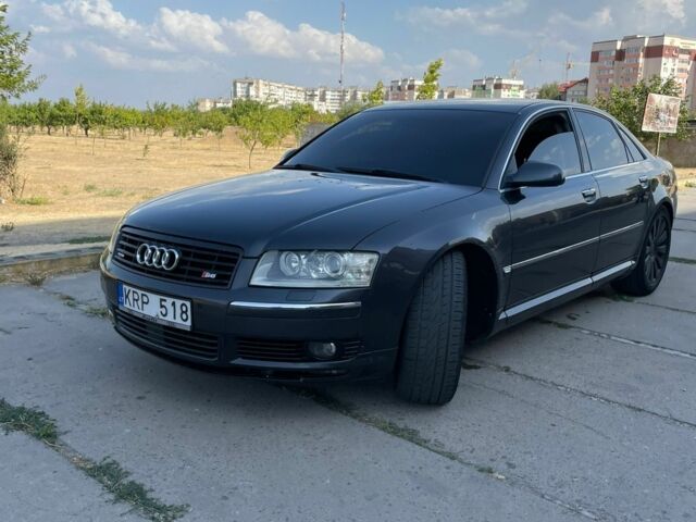 Синий Ауди А8, объемом двигателя 4 л и пробегом 400 тыс. км за 5500 $, фото 1 на Automoto.ua