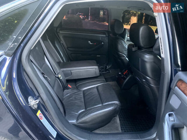 Синий Ауди А8, объемом двигателя 4.2 л и пробегом 366 тыс. км за 7800 $, фото 38 на Automoto.ua