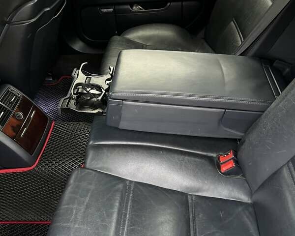 Синий Ауди А8, объемом двигателя 2.97 л и пробегом 386 тыс. км за 8700 $, фото 29 на Automoto.ua