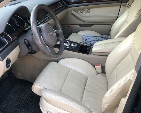Синий Ауди А8, объемом двигателя 4 л и пробегом 450 тыс. км за 7500 $, фото 24 на Automoto.ua