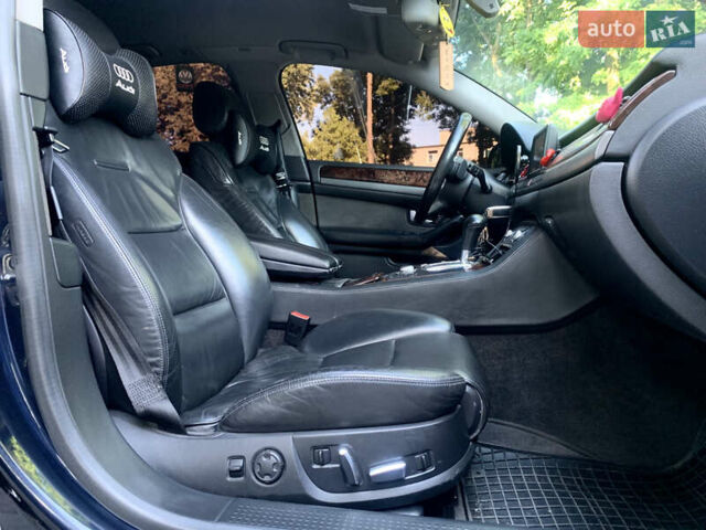 Синий Ауди А8, объемом двигателя 4.2 л и пробегом 366 тыс. км за 7800 $, фото 43 на Automoto.ua