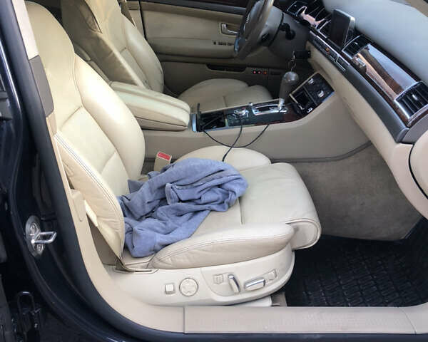 Синий Ауди А8, объемом двигателя 4 л и пробегом 450 тыс. км за 7500 $, фото 21 на Automoto.ua