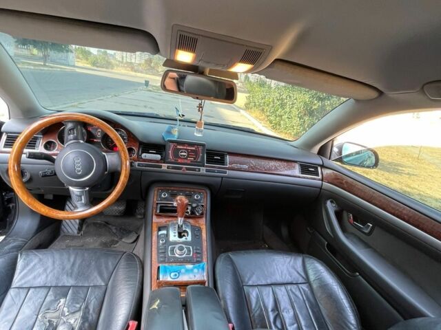 Синий Ауди А8, объемом двигателя 4 л и пробегом 400 тыс. км за 5500 $, фото 6 на Automoto.ua