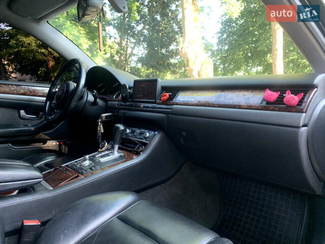 Синий Ауди А8, объемом двигателя 4.2 л и пробегом 366 тыс. км за 8000 $, фото 45 на Automoto.ua