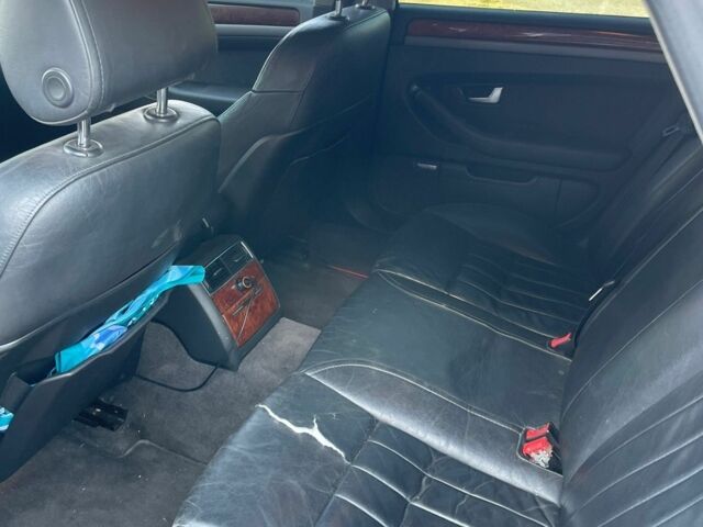 Синий Ауди А8, объемом двигателя 4 л и пробегом 400 тыс. км за 5500 $, фото 8 на Automoto.ua