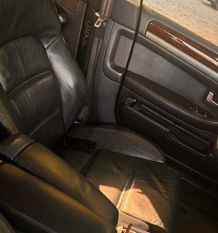 Синій Ауді A8, об'ємом двигуна 3.94 л та пробігом 289 тис. км за 8500 $, фото 11 на Automoto.ua