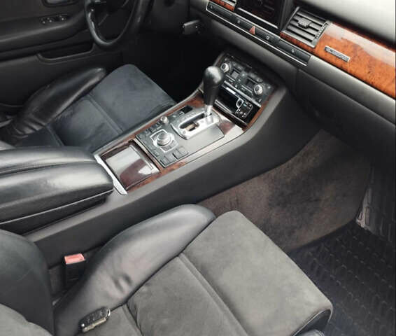 Синий Ауди А8, объемом двигателя 3 л и пробегом 370 тыс. км за 7300 $, фото 11 на Automoto.ua