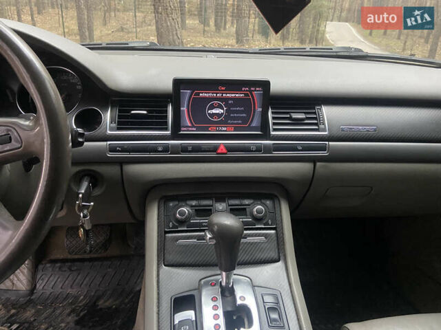 Синій Ауді A8, об'ємом двигуна 3 л та пробігом 328 тис. км за 9000 $, фото 9 на Automoto.ua