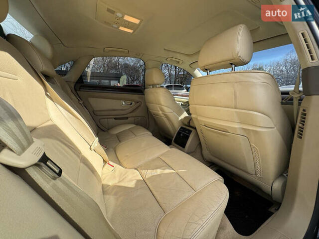 Синий Ауди А8, объемом двигателя 4 л и пробегом 450 тыс. км за 7500 $, фото 29 на Automoto.ua