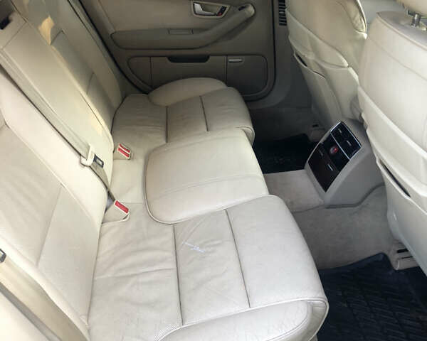 Синий Ауди А8, объемом двигателя 4 л и пробегом 450 тыс. км за 7500 $, фото 23 на Automoto.ua