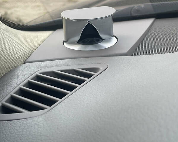 Синій Ауді A8, об'ємом двигуна 4.2 л та пробігом 216 тис. км за 9500 $, фото 11 на Automoto.ua