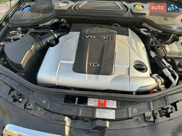 Синий Ауди А8, объемом двигателя 3 л и пробегом 320 тыс. км за 11600 $, фото 10 на Automoto.ua
