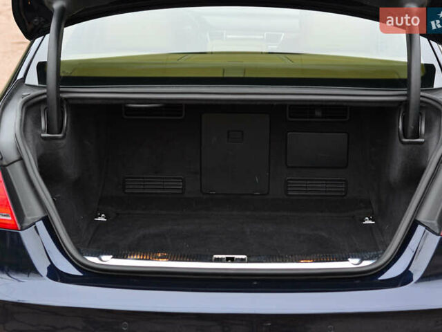 Синій Ауді A8, об'ємом двигуна 3 л та пробігом 240 тис. км за 20000 $, фото 17 на Automoto.ua