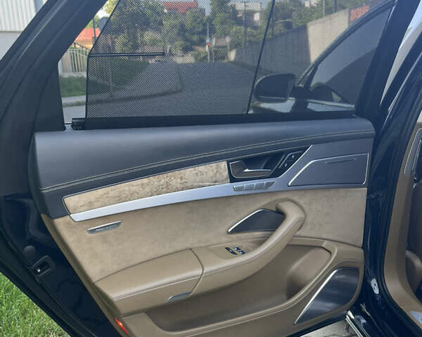 Синий Ауди А8, объемом двигателя 6.3 л и пробегом 145 тыс. км за 20500 $, фото 12 на Automoto.ua