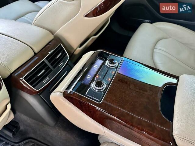 Синій Ауді A8, об'ємом двигуна 3 л та пробігом 218 тис. км за 14999 $, фото 27 на Automoto.ua