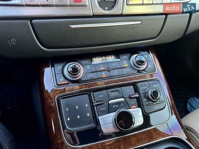 Синій Ауді A8, об'ємом двигуна 3 л та пробігом 218 тис. км за 14999 $, фото 22 на Automoto.ua