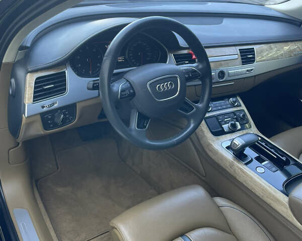 Синий Ауди А8, объемом двигателя 6.3 л и пробегом 145 тыс. км за 20500 $, фото 8 на Automoto.ua