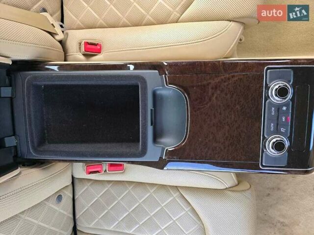 Ауди А8 2013 в Киеве на Automoto.ua Синий Ауди А8, объемом двигателя 3.99 л и пробегом 136 тыс. км за 24000 $, фото 32 на Automoto.ua