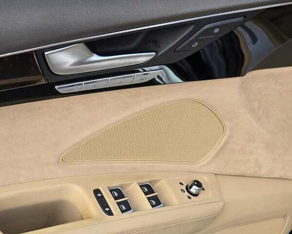 Ауди А8 2013 в Киеве на Automoto.ua Синий Ауди А8, объемом двигателя 3.99 л и пробегом 136 тыс. км за 24000 $, фото 38 на Automoto.ua