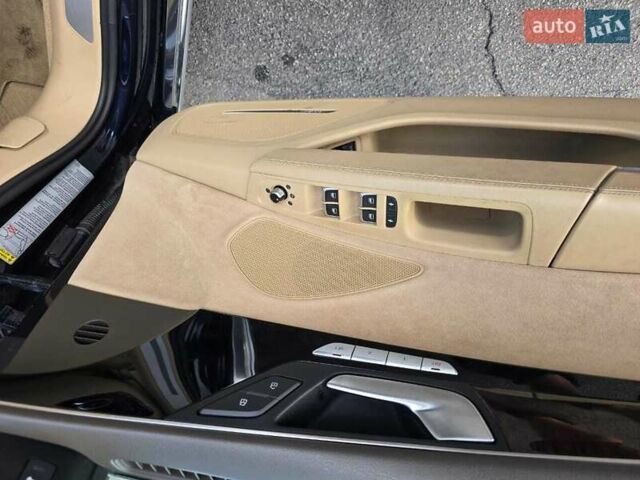 Ауди А8 2013 в Киеве на Automoto.ua Синий Ауди А8, объемом двигателя 3.99 л и пробегом 136 тыс. км за 24000 $, фото 24 на Automoto.ua