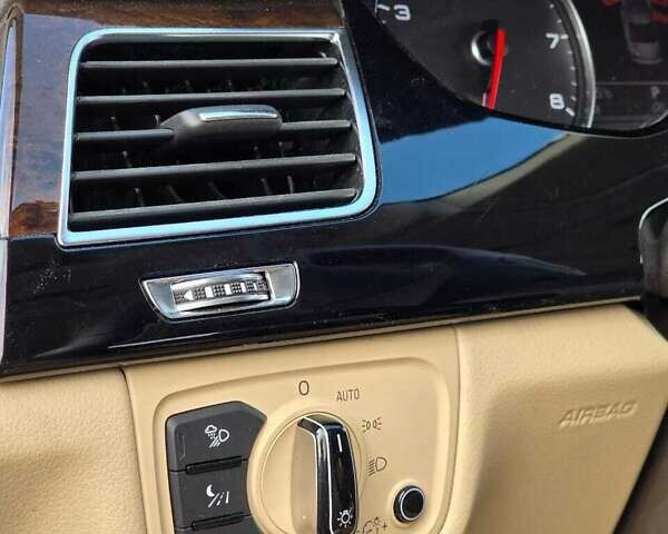 Ауди А8 2013 в Киеве на Automoto.ua Синий Ауди А8, объемом двигателя 3.99 л и пробегом 136 тыс. км за 24000 $, фото 23 на Automoto.ua