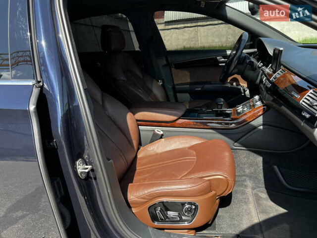 Синий Ауди А8, объемом двигателя 3 л и пробегом 267 тыс. км за 14700 $, фото 97 на Automoto.ua
