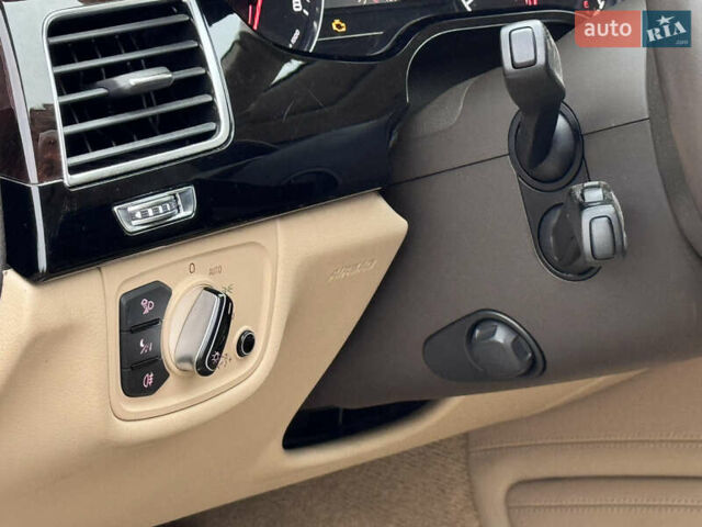 Синій Ауді A8, об'ємом двигуна 3.99 л та пробігом 136 тис. км за 16300 $, фото 15 на Automoto.ua