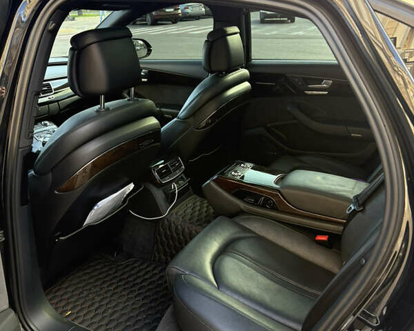 Синий Ауди А8, объемом двигателя 3 л и пробегом 215 тыс. км за 15500 $, фото 7 на Automoto.ua