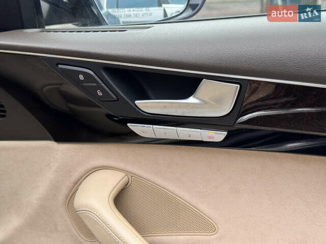 Синій Ауді A8, об'ємом двигуна 3.99 л та пробігом 136 тис. км за 16300 $, фото 21 на Automoto.ua